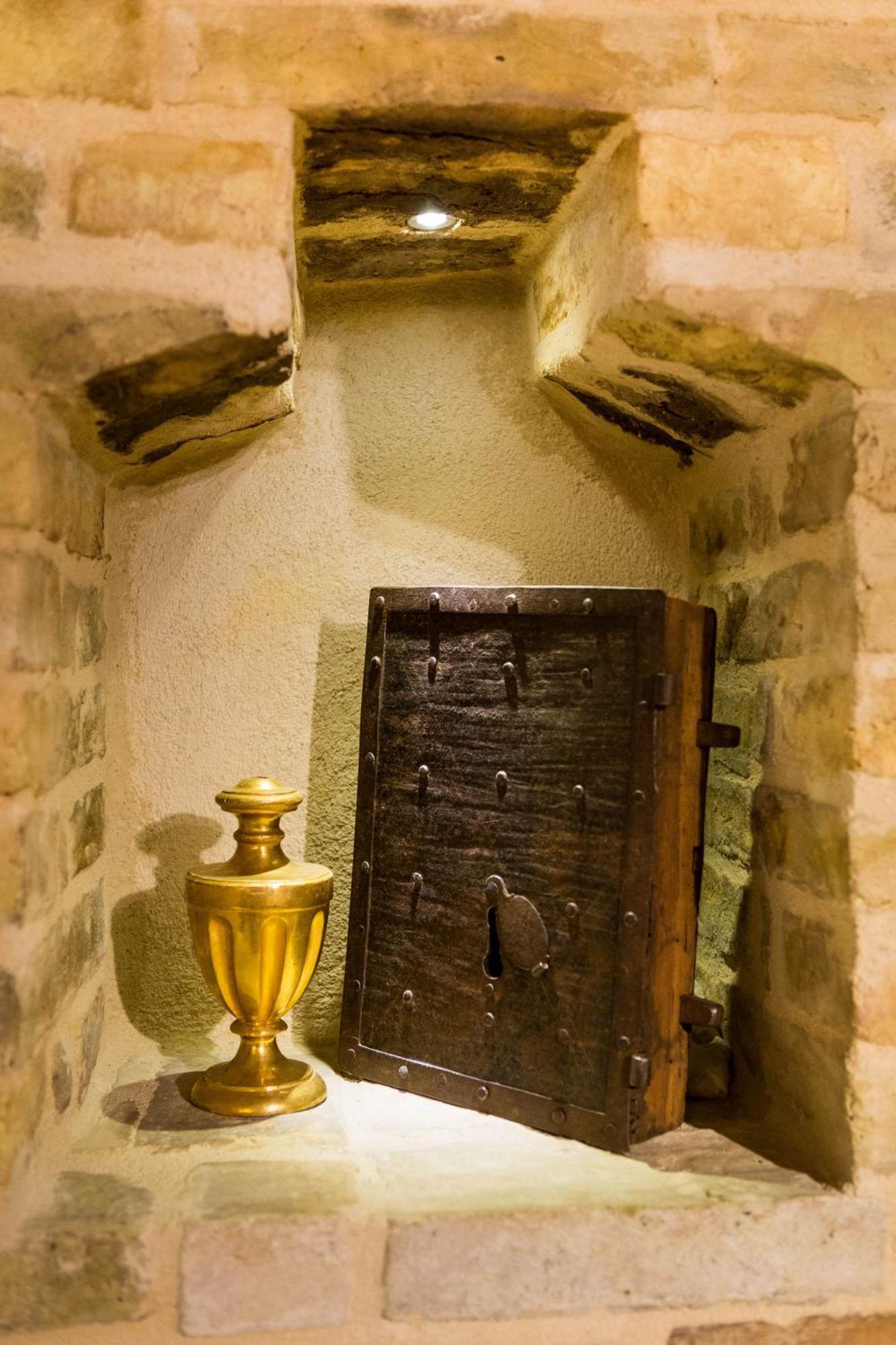 The Monastery - Unique Vacation Home مونتيبراندون المظهر الخارجي الصورة
